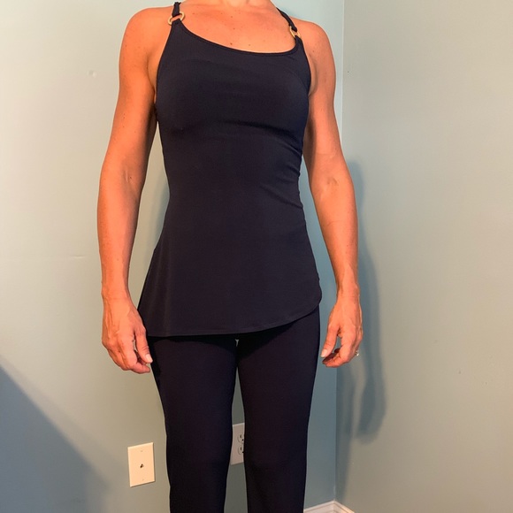 Eva Varro - Picture 1 of 2